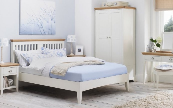 Design#536253: Bed Placement in Bedroom – Bedroom Design (+77