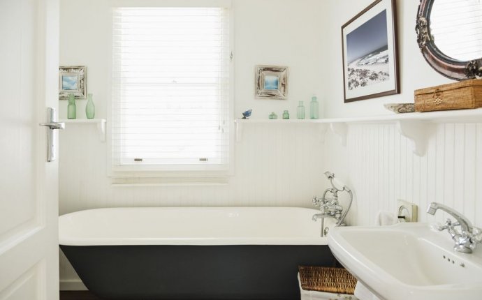 Feng Shui Tips For a Bathroom Facing the Front Door