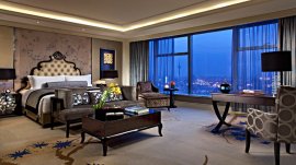 Feng Shui bedroom - a city view night