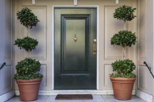 feng_shui_tips_front_door.jpg